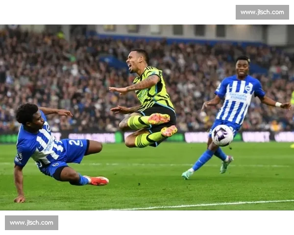 英超最新积分榜:曼城领跑,切尔西回暖,热刺与阿森纳争夺前四 英超最新积分榜:曼城领跑,切尔西回暖,热刺与阿森纳争夺前四